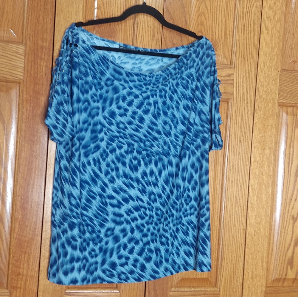 Attitudes by Renee Blue Leopard Print Women's Top